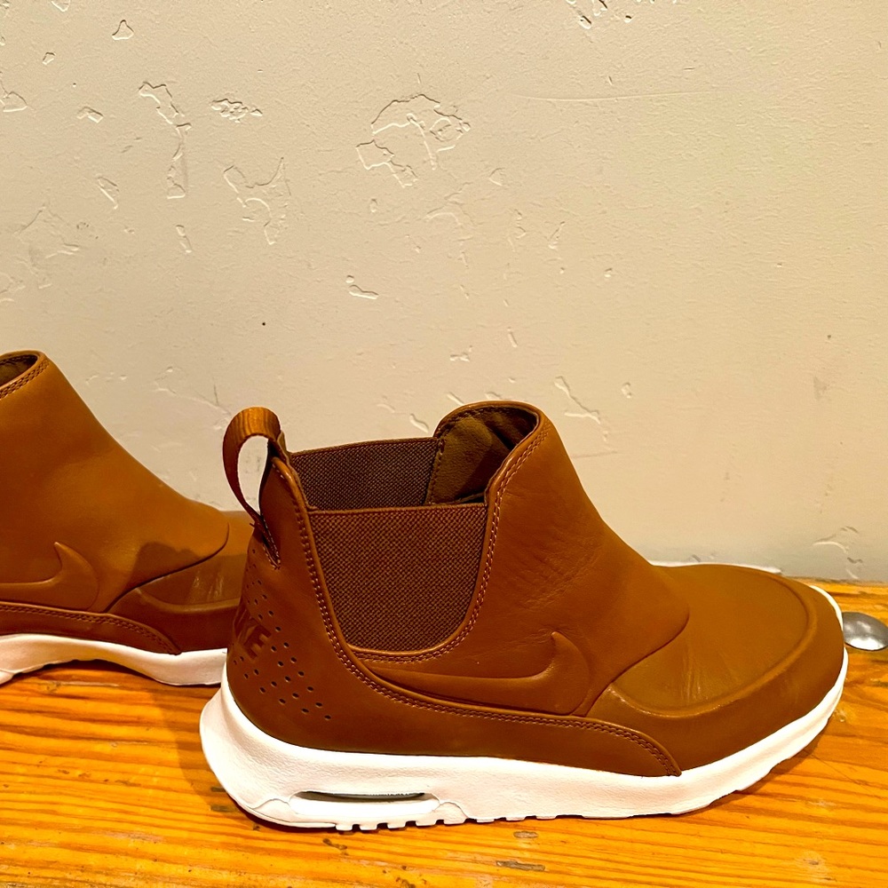 Nike Thea shoes